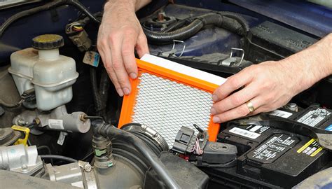 car air filter what does it do